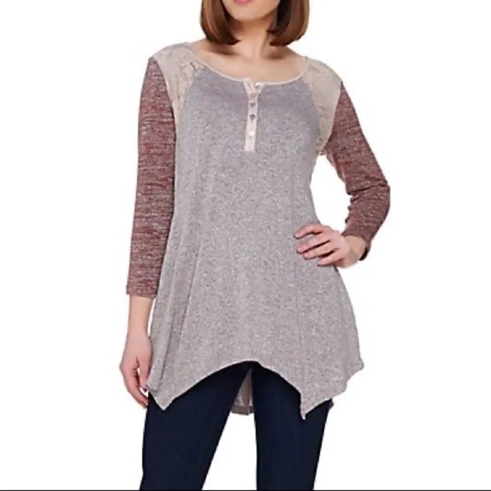 LOGO by Lori Goldstein Space Dye Color-Blocked Top with Lace